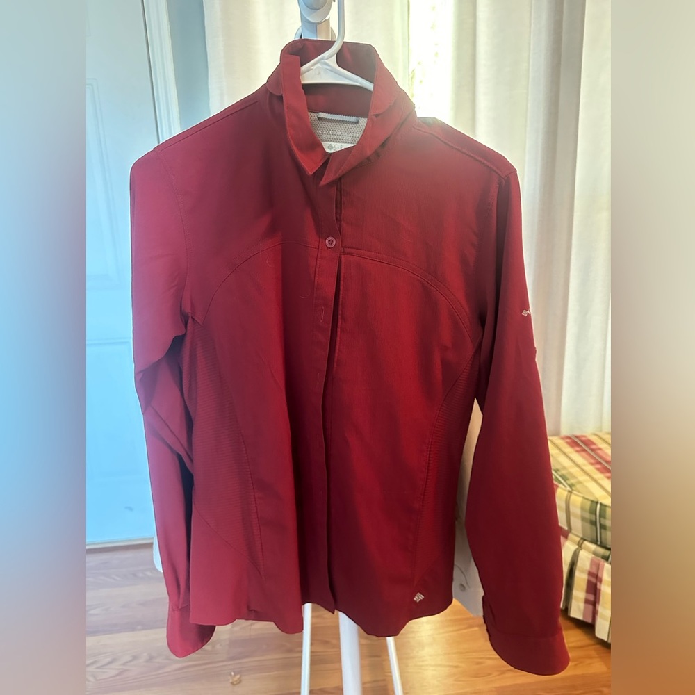 Columbia women’s omnishade button up
